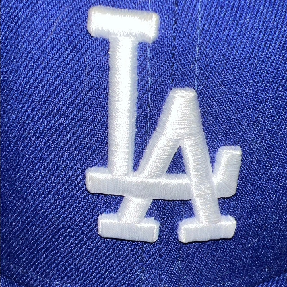 New Era Blue Cap with White Dodgers Baseball Emblem - Picture 10 of 10